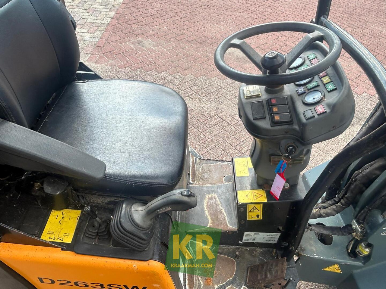 Giant D263SW - Compact loader: picture 5 Giant D263SW - Compact loader: picture 5