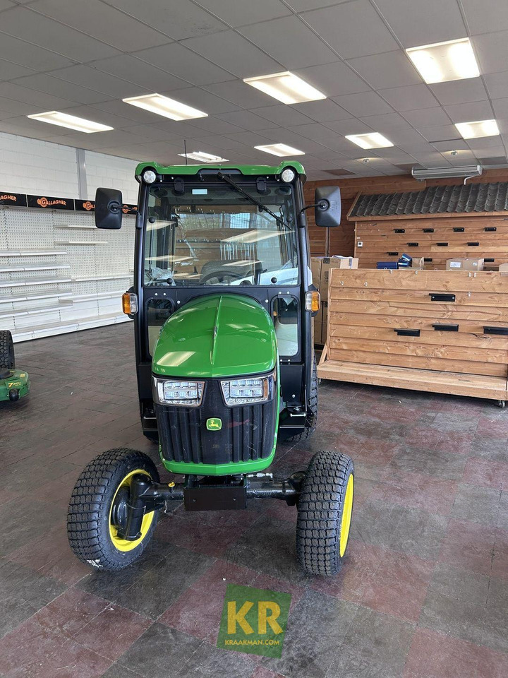 John Deere 2032R - Compact tractor: picture 2 John Deere 2032R - Compact tractor: picture 2