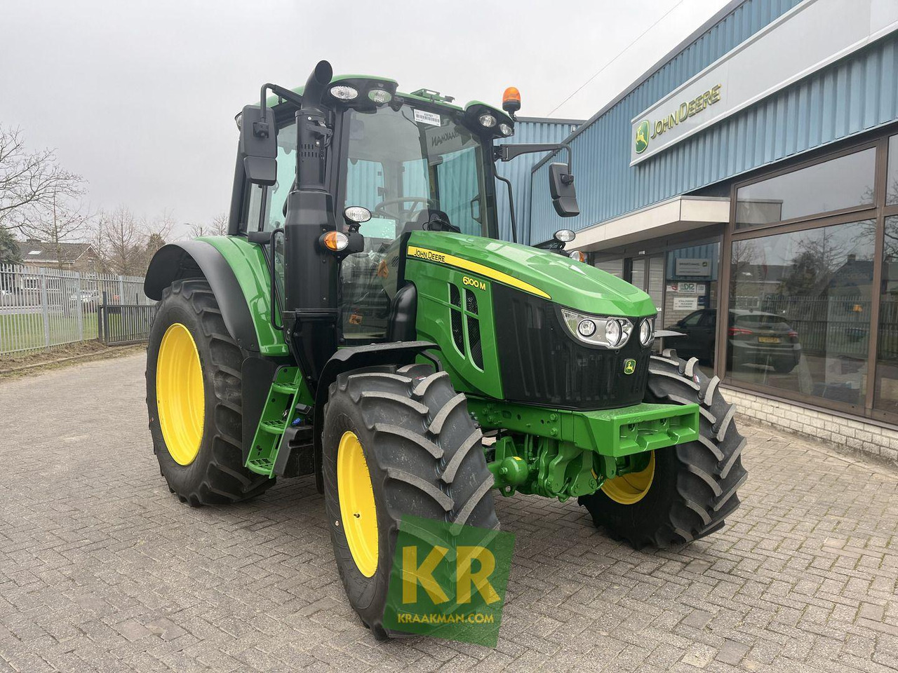 John Deere 6100M - Farm tractor: picture 1 John Deere 6100M - Farm tractor: picture 1