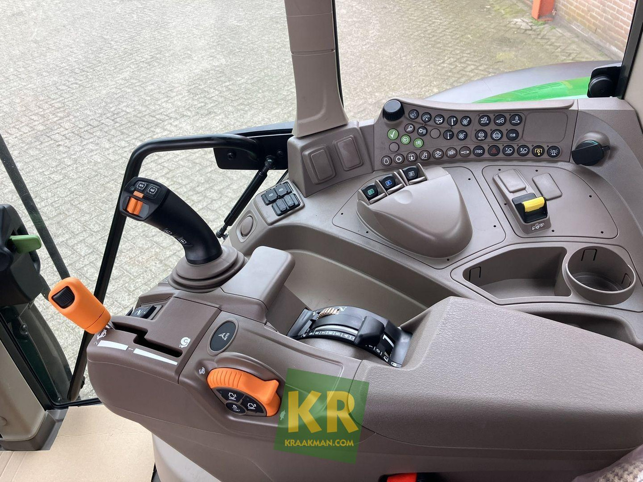 New Farm tractor John Deere 6100M: picture 13