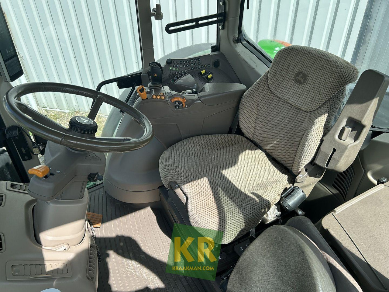 John Deere 6155M - Farm tractor: picture 4 John Deere 6155M - Farm tractor: picture 4