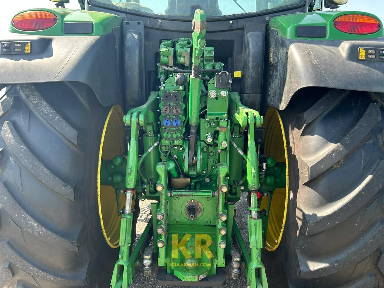 John Deere 6155R - Farm tractor: picture 4 John Deere 6155R - Farm tractor: picture 4
