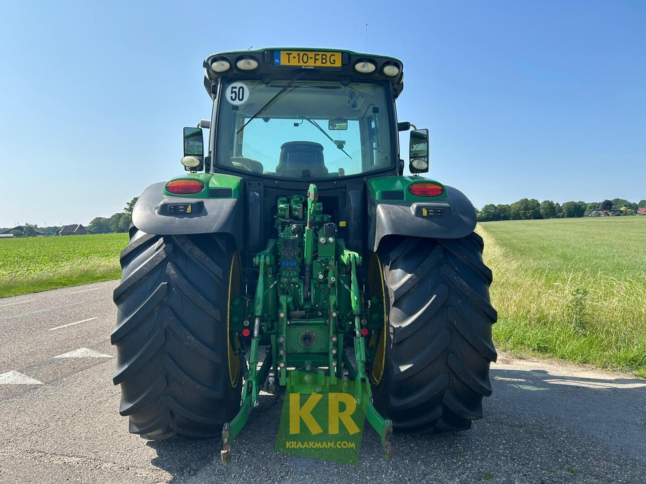 John Deere 6155R - Farm tractor: picture 3 John Deere 6155R - Farm tractor: picture 3