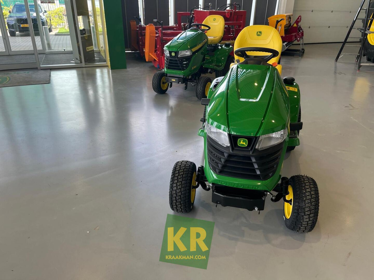 John Deere X380 - Garden mower: picture 3 John Deere X380 - Garden mower: picture 3