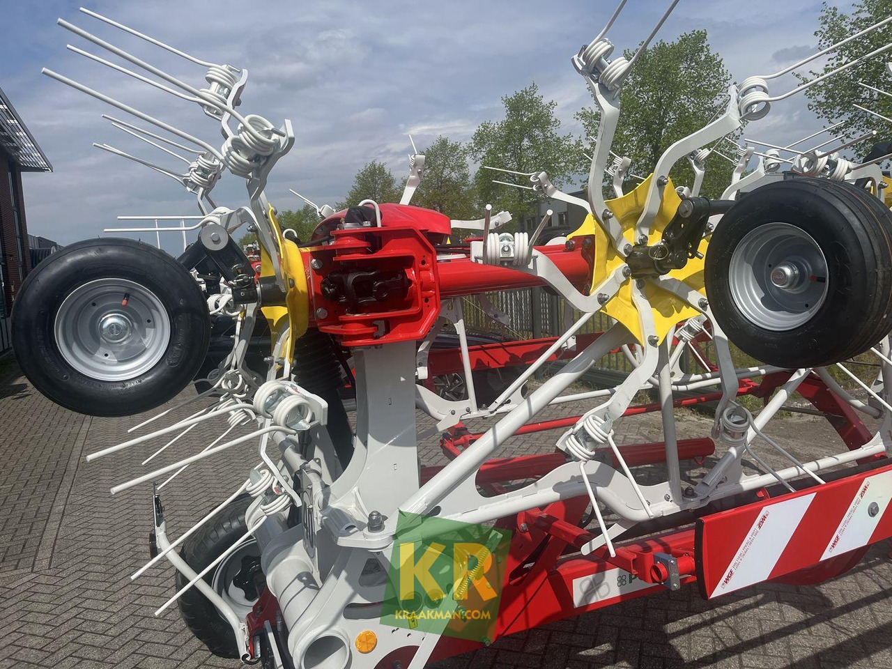 Pottinger HIT HT 11100  - Tedder/ Rake: picture 3 Pottinger HIT HT 11100  - Tedder/ Rake: picture 3
