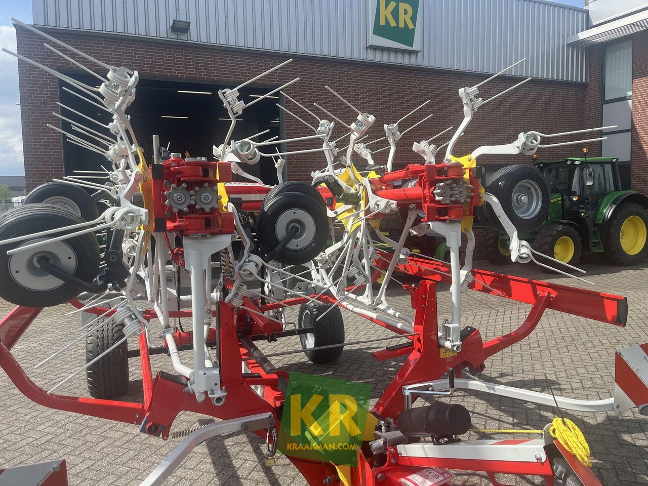 Pottinger HIT HT 11100  - Tedder/ Rake: picture 2 Pottinger HIT HT 11100  - Tedder/ Rake: picture 2