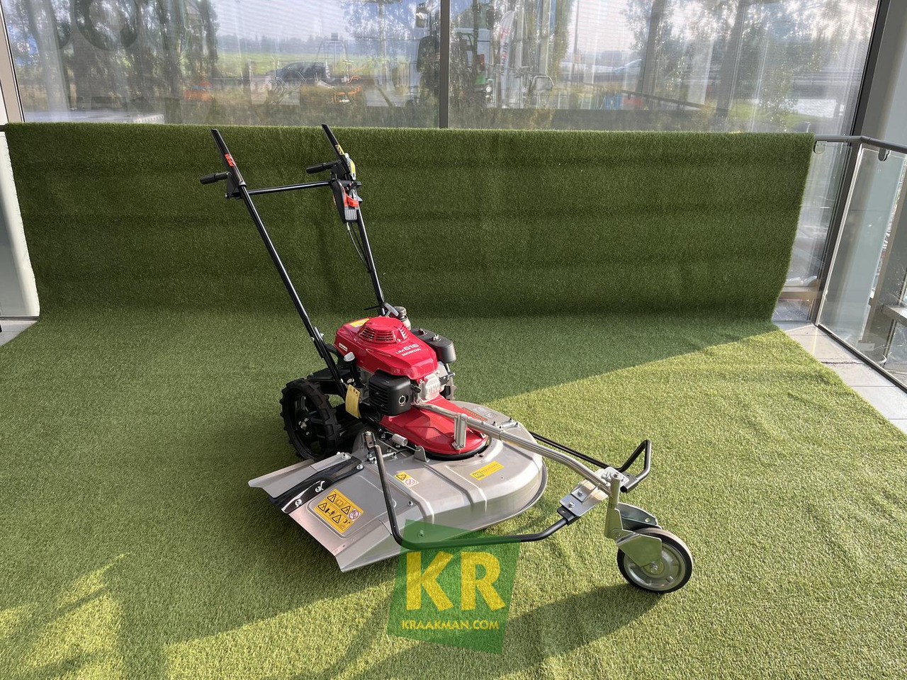 UMK Honda  - Garden mower: picture 3 UMK Honda  - Garden mower: picture 3