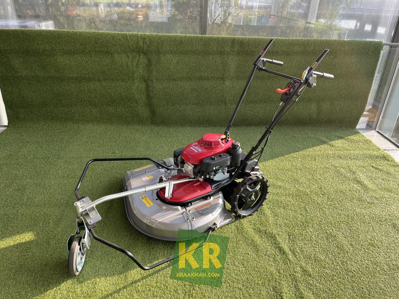 UMK Honda  - Garden mower: picture 1 UMK Honda  - Garden mower: picture 1