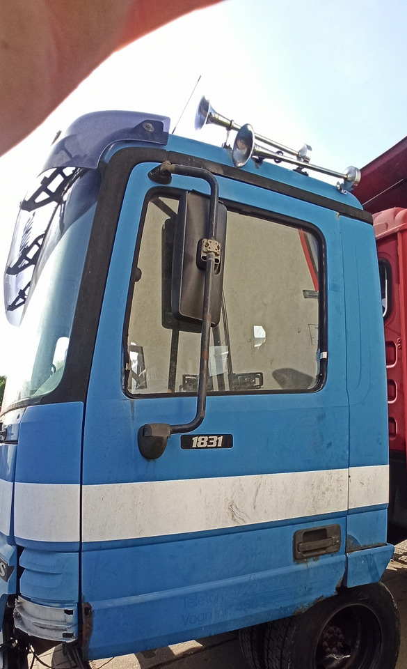 MERCEDES-BENZ Actros MP1 1831 1835 1840 1843 Low tunnel - Cab for Truck: picture 3 MERCEDES-BENZ Actros MP1 1831 1835 1840 1843 Low tunnel - Cab for Truck: picture 3