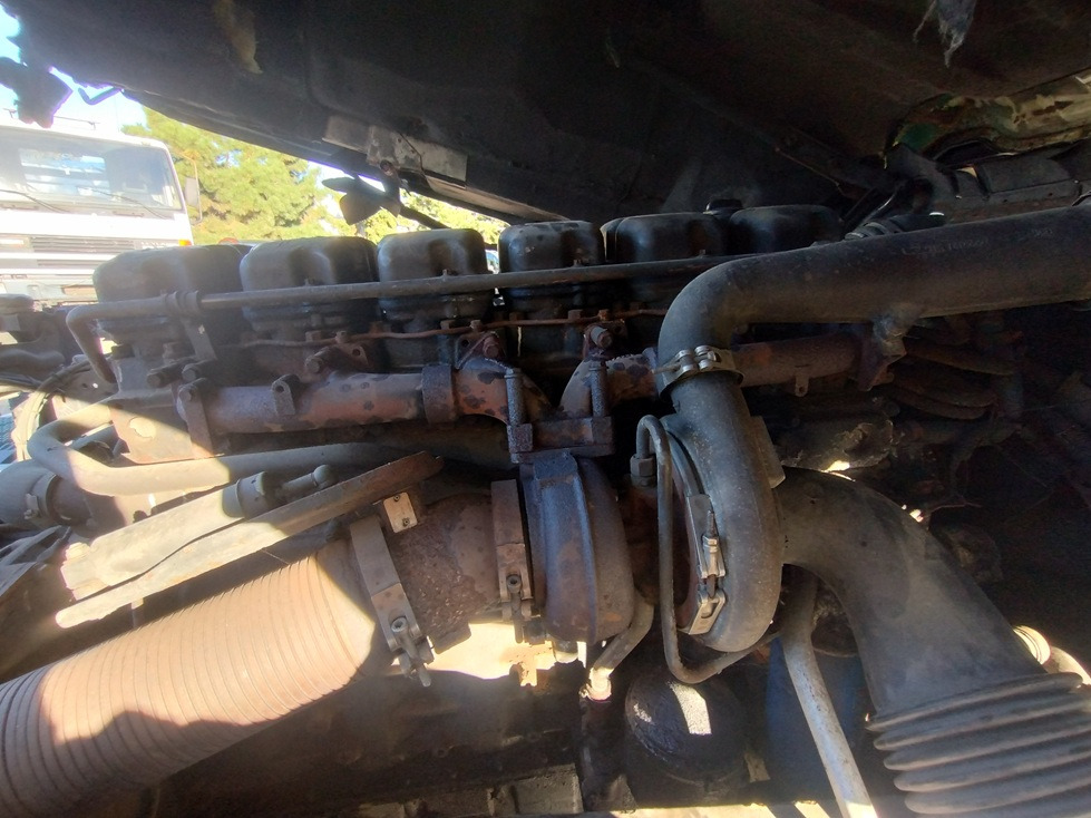 Tractor unit SCANIA 124 420: picture 7