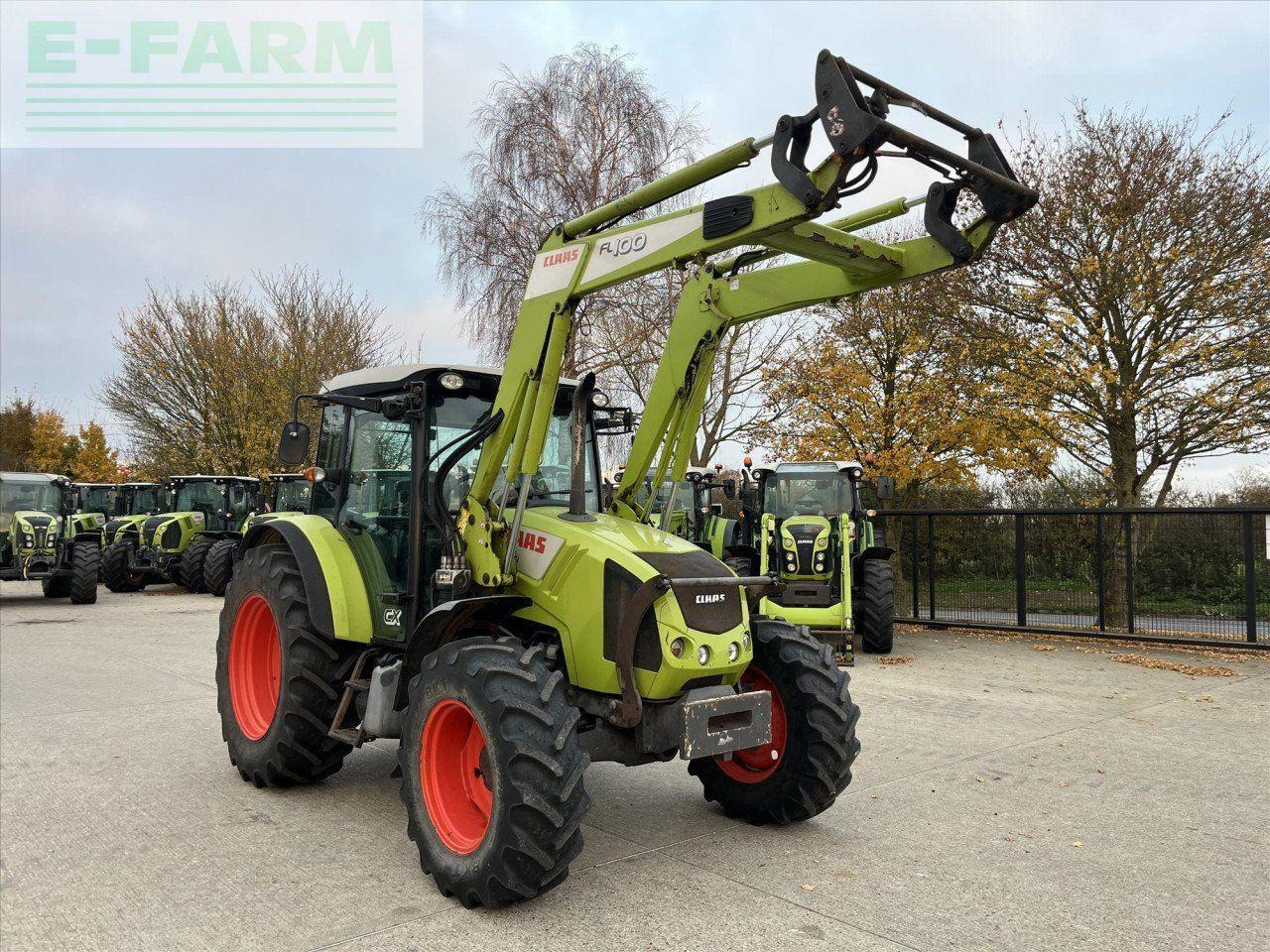 CLAAS AXOS 330 - Farm tractor: picture 3 CLAAS AXOS 330 - Farm tractor: picture 3