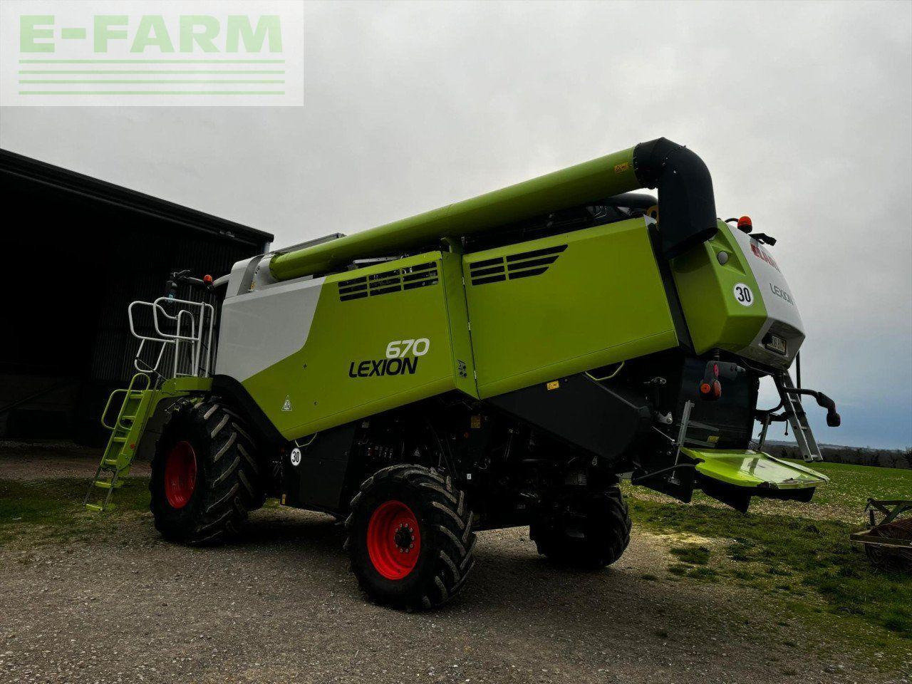 Combine harvester CLAAS LEXION 670 M: picture 8