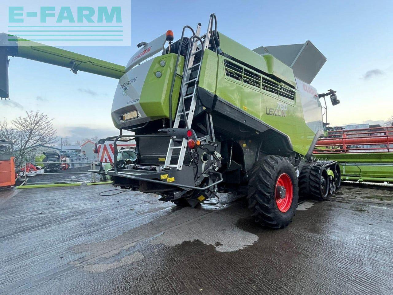 CLAAS LEXION 780 TT 4WD - Combine harvester: picture 2 CLAAS LEXION 780 TT 4WD - Combine harvester: picture 2