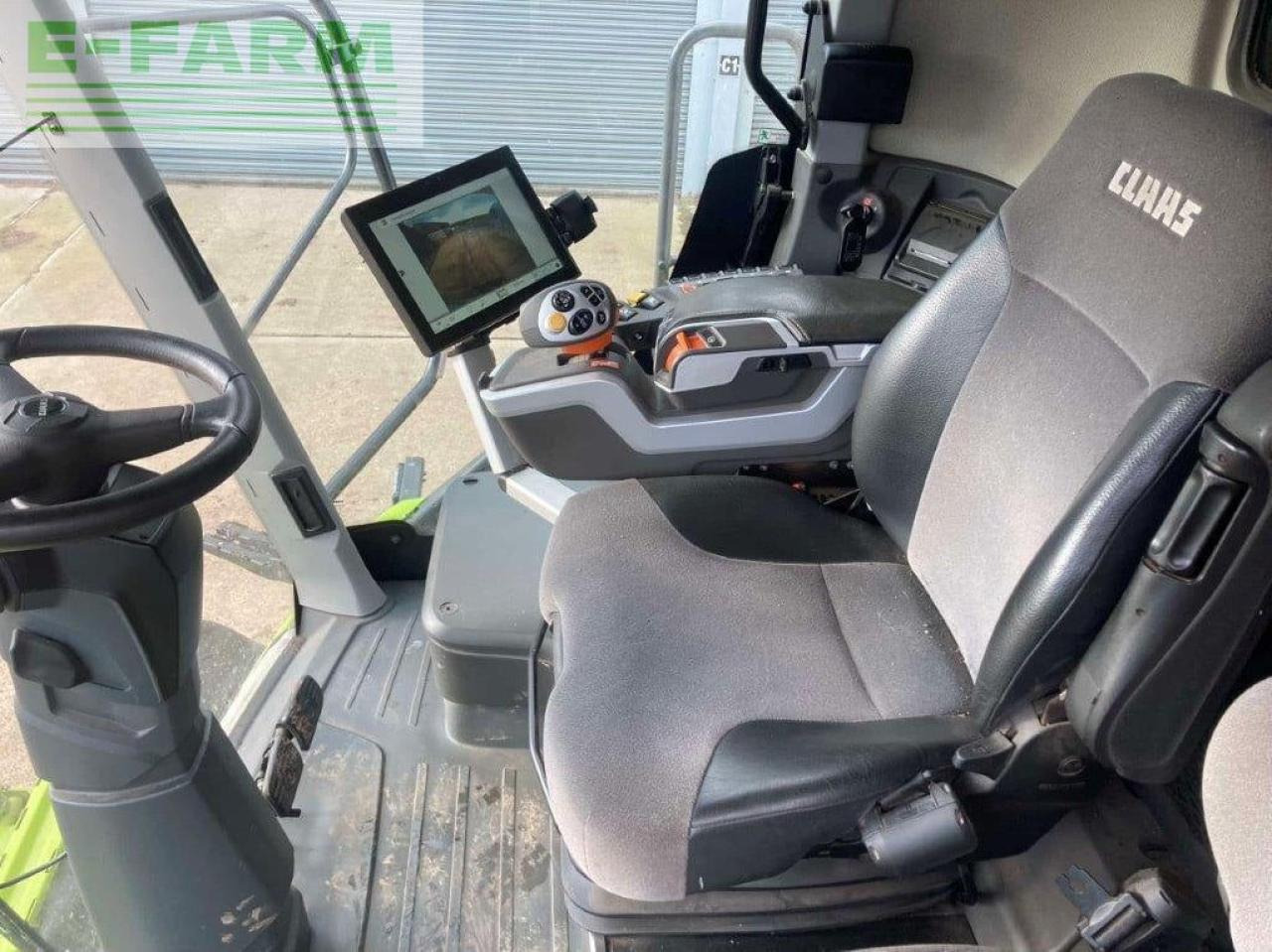 Combine harvester CLAAS LEXION 8700TT: picture 8