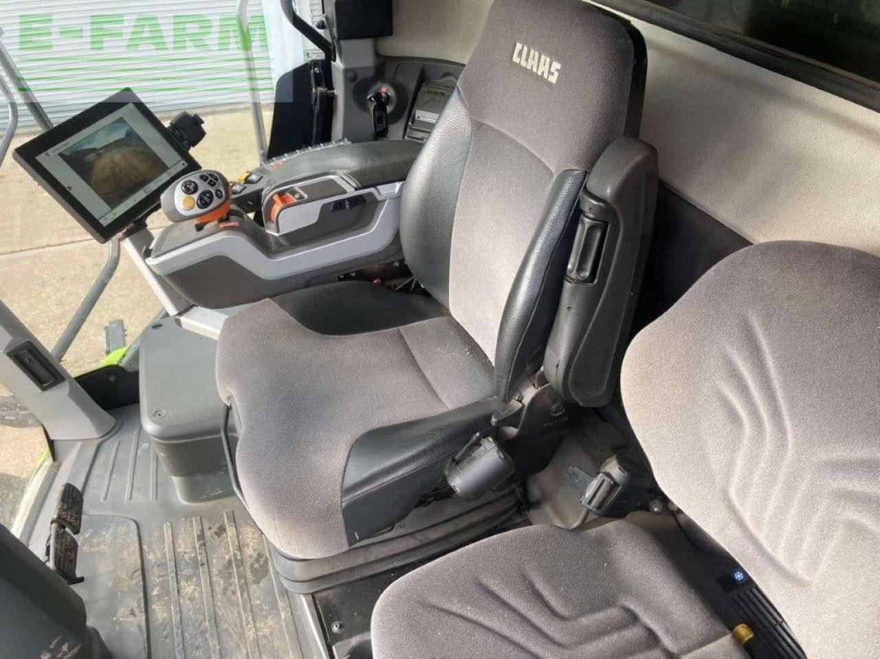 Combine harvester CLAAS LEXION 8700TT: picture 7