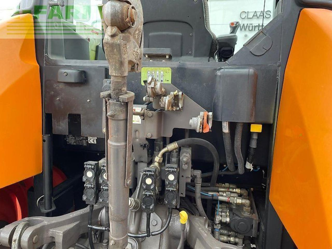 Farm tractor CLAAS arion 410 cis: picture 8