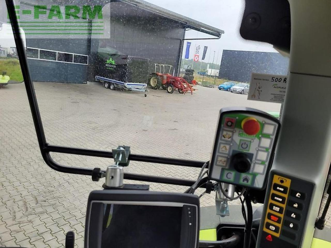 Farm tractor CLAAS arion 620 mit dücker dua 800 ausleger und 2 werkzeugen: picture 11