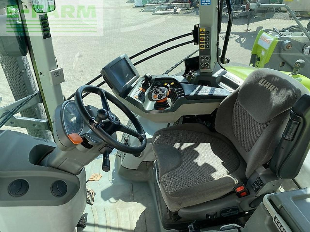 CLAAS axion 830 cmatic CMATIC - Farm tractor: picture 4 CLAAS axion 830 cmatic CMATIC - Farm tractor: picture 4