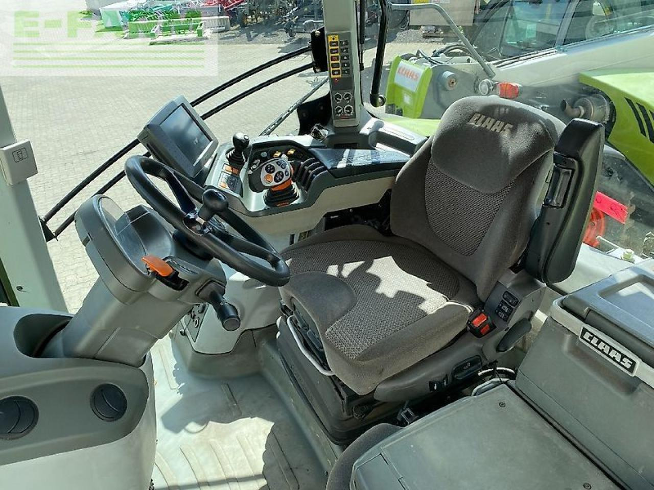CLAAS axion 830 cmatic CMATIC - Farm tractor: picture 3 CLAAS axion 830 cmatic CMATIC - Farm tractor: picture 3