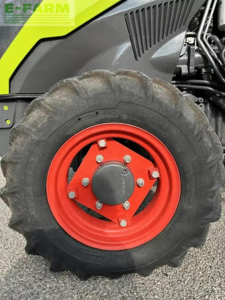 Farm tractor CLAAS nexos 230 s: picture 9