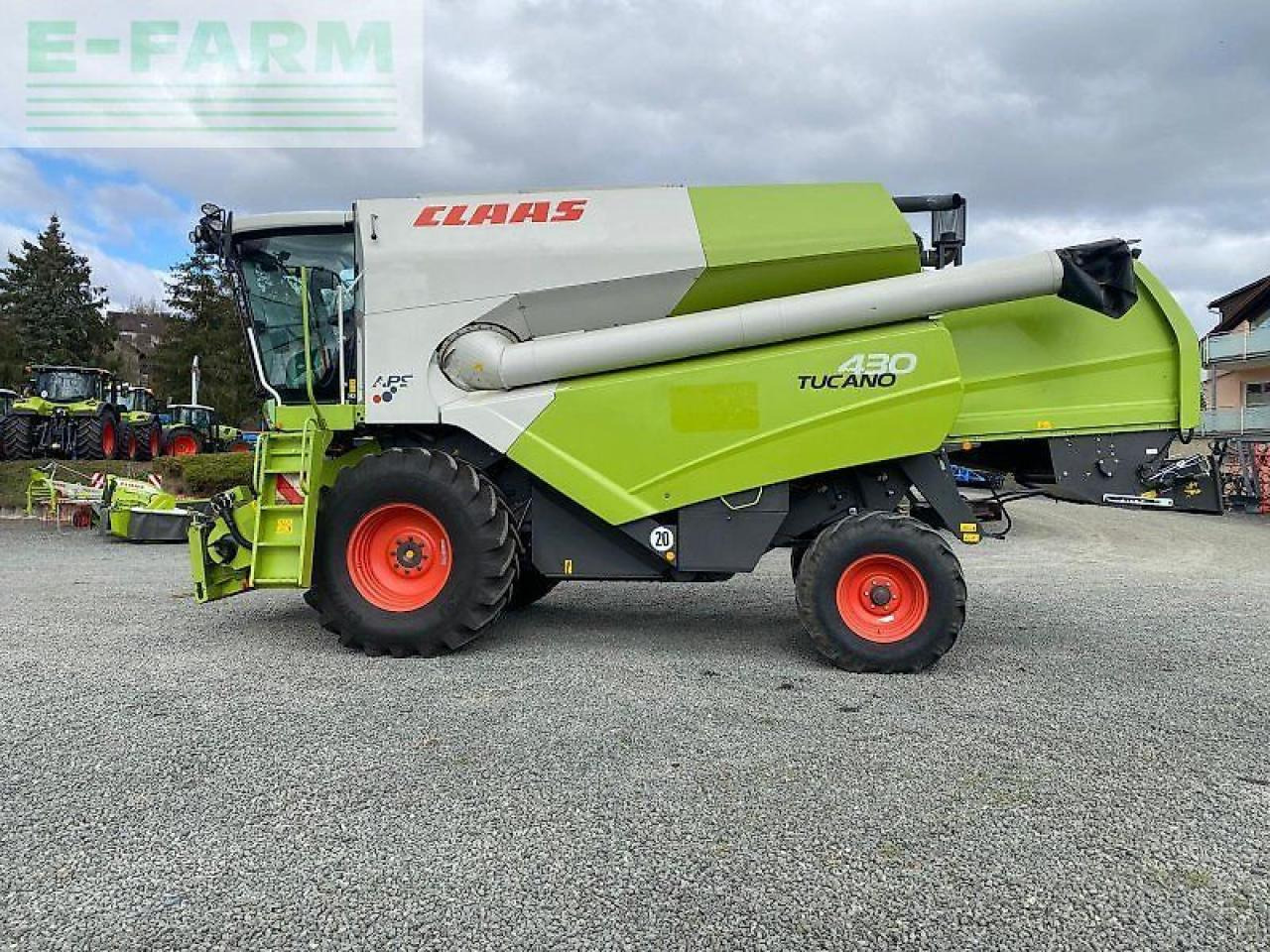 CLAAS tucano 430 - Combine harvester: picture 1 CLAAS tucano 430 - Combine harvester: picture 1