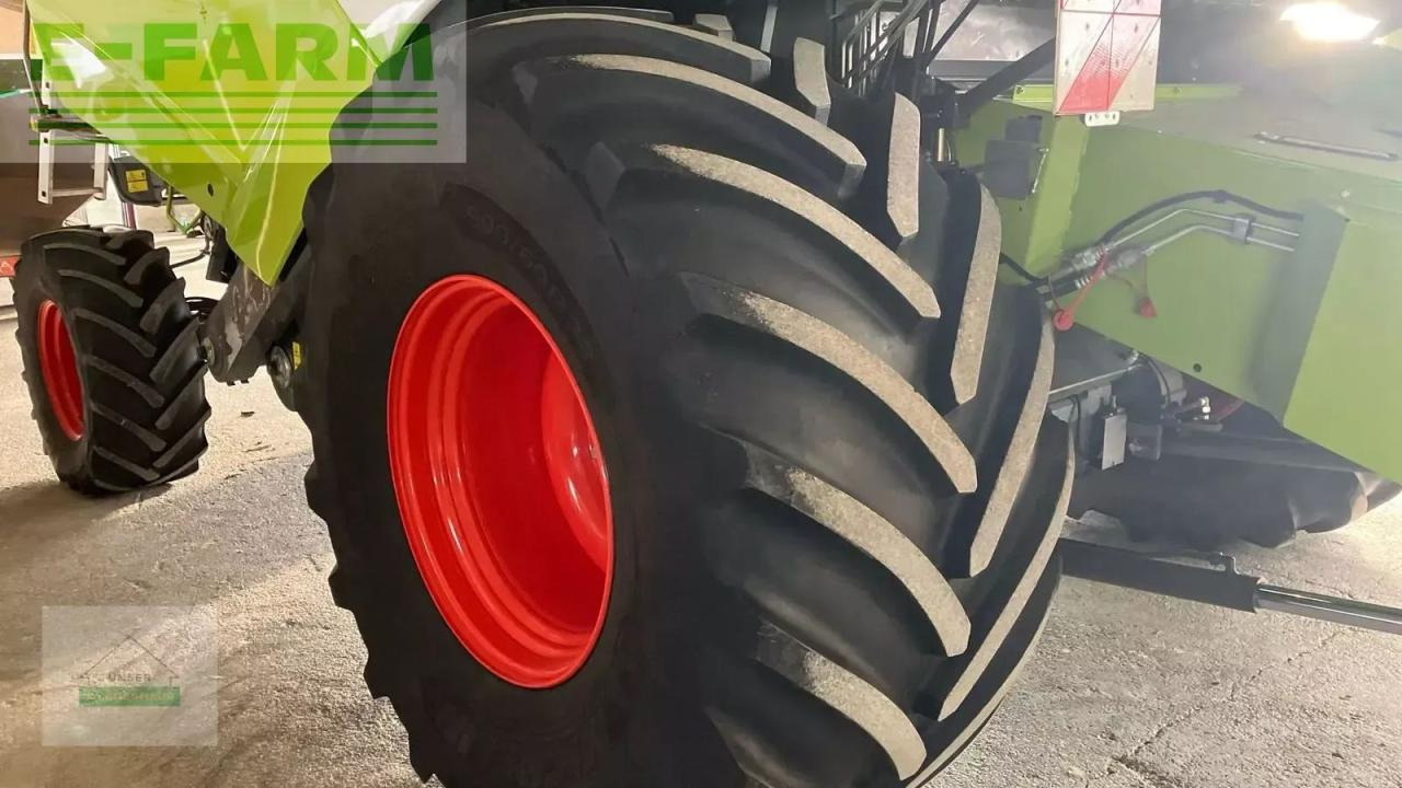 Combine harvester CLAAS tucano 560 montana: picture 23
