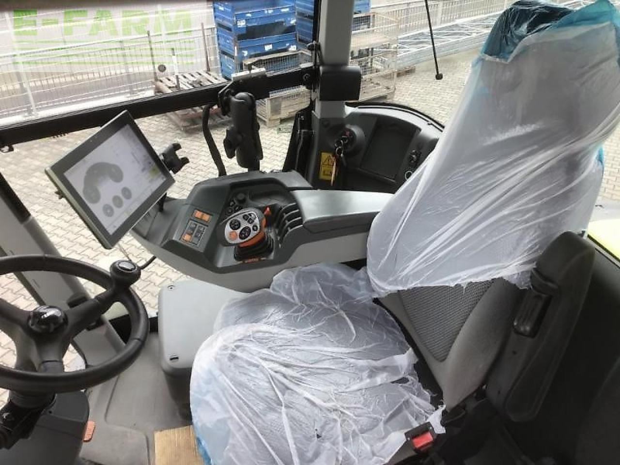 Farm tractor CLAAS xerion 5000 trac ts TRAC TS: picture 9