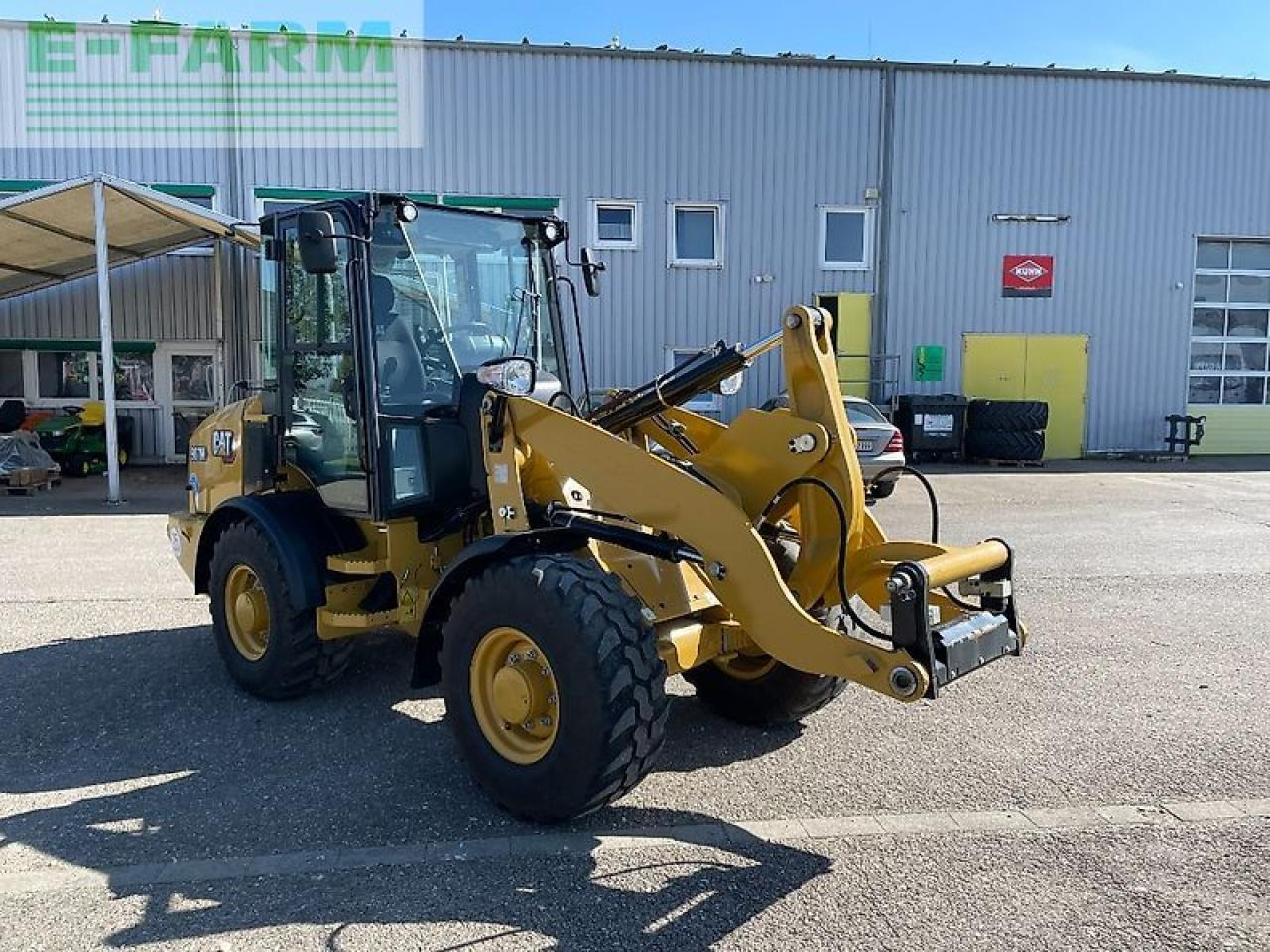Mini excavator Caterpillar 907m: picture 6