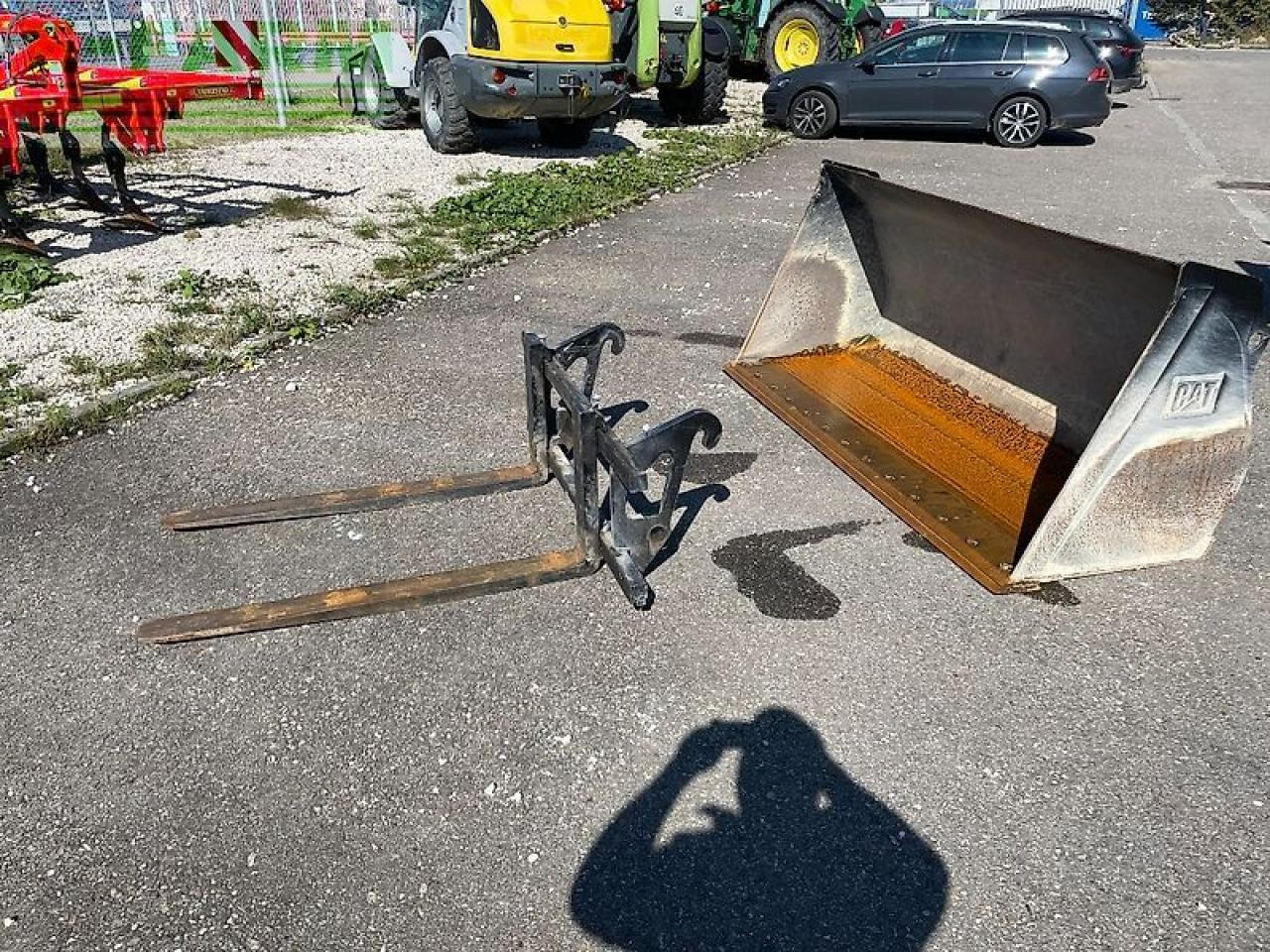 Mini excavator Caterpillar 907m: picture 22