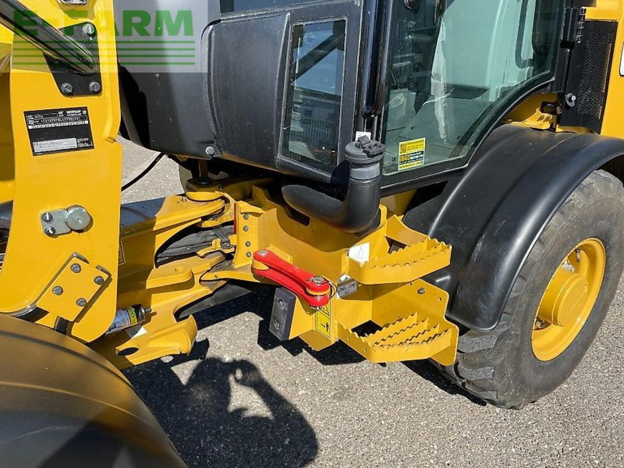 Mini excavator Caterpillar 907m: picture 10
