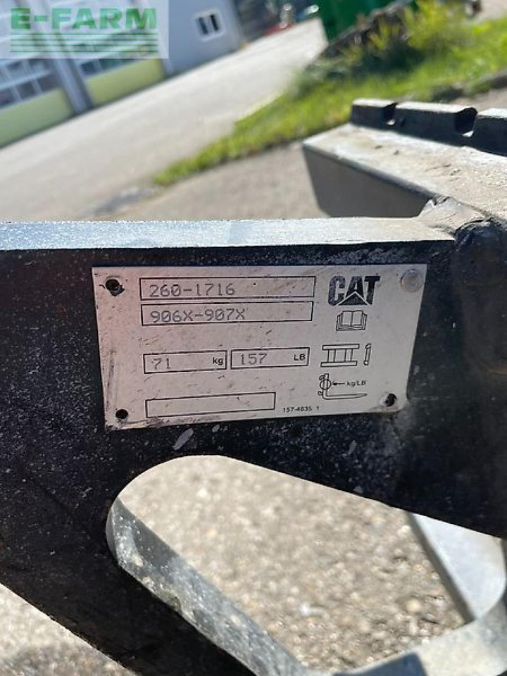 Mini excavator Caterpillar 907m: picture 28
