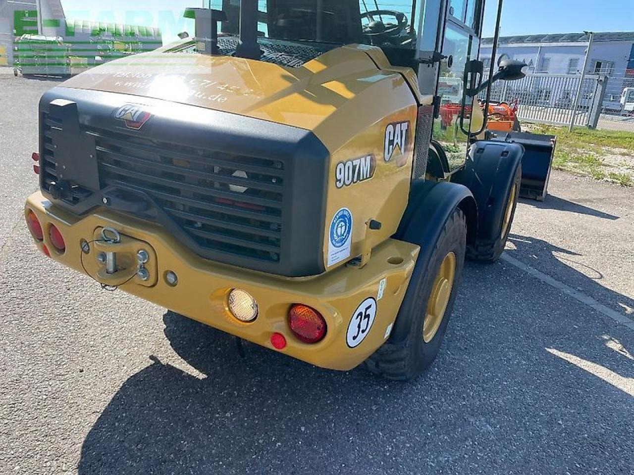 Mini excavator Caterpillar 907m: picture 8