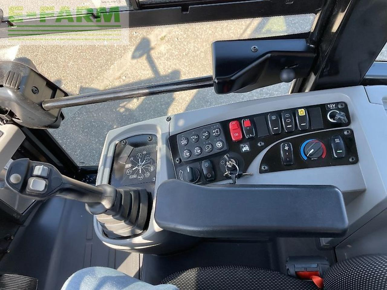Mini excavator Caterpillar 907m: picture 16