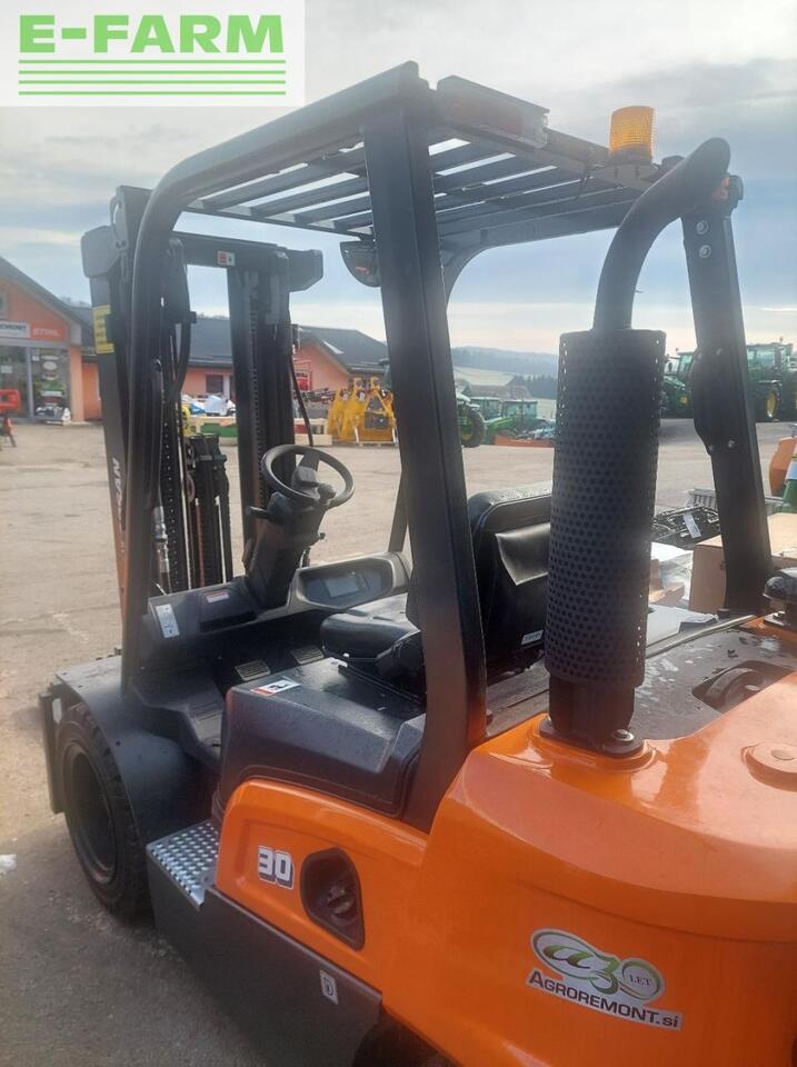 Doosan D30NXS - Forklift: picture 3 Doosan D30NXS - Forklift: picture 3