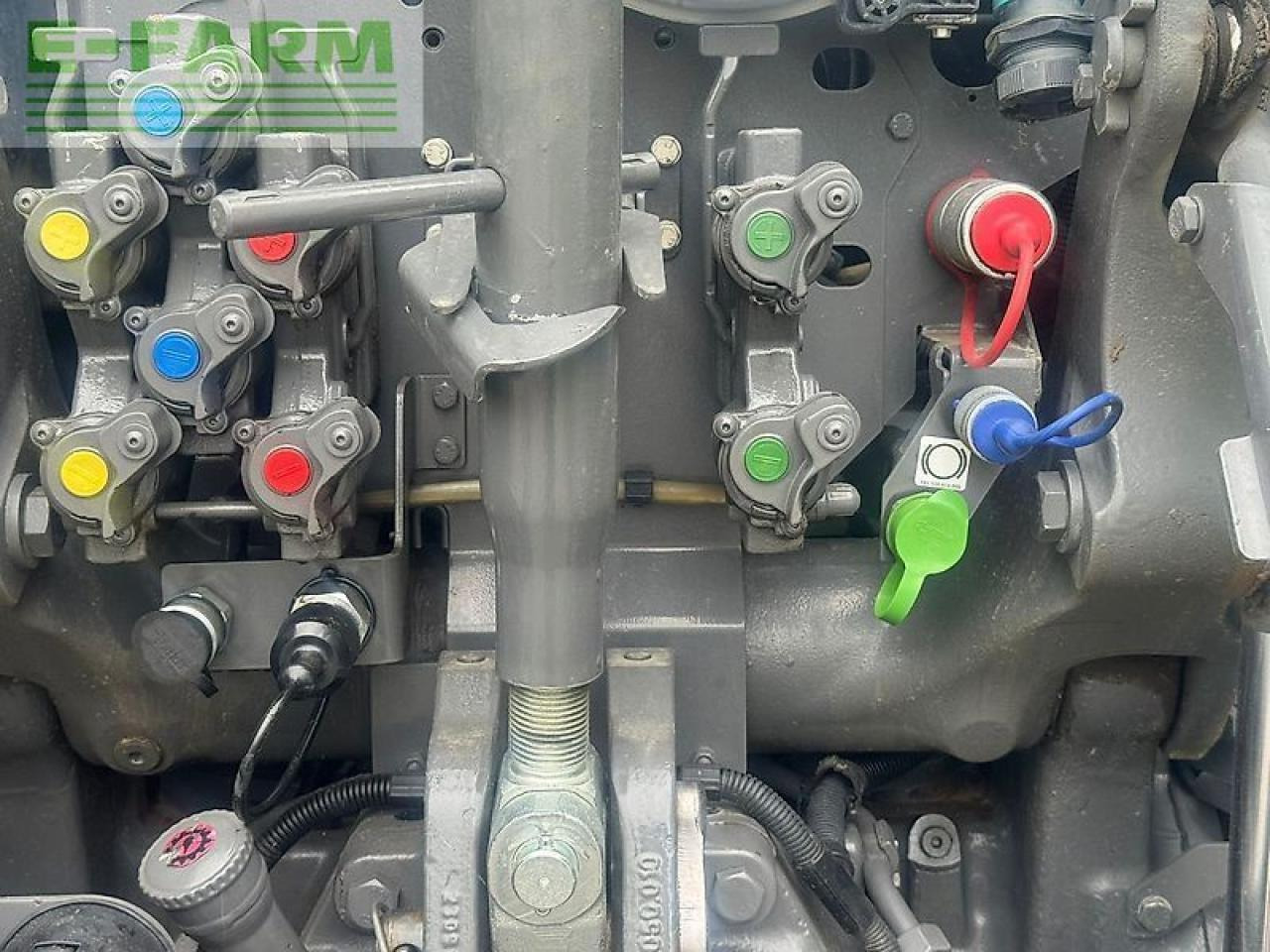 Farm tractor Fendt 724: picture 11 Farm tractor Fendt 724: picture 11