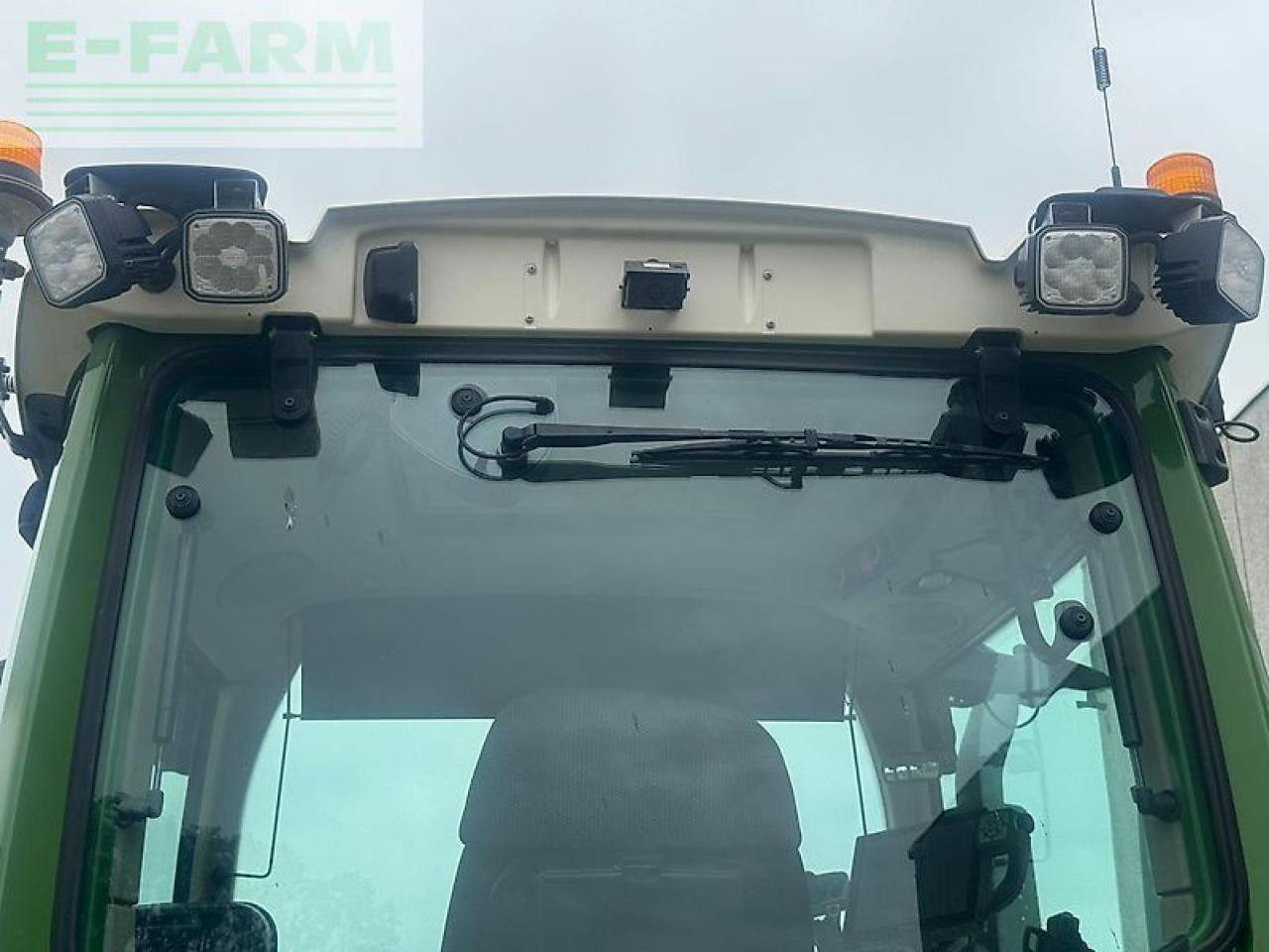 Farm tractor Fendt 724: picture 13 Farm tractor Fendt 724: picture 13