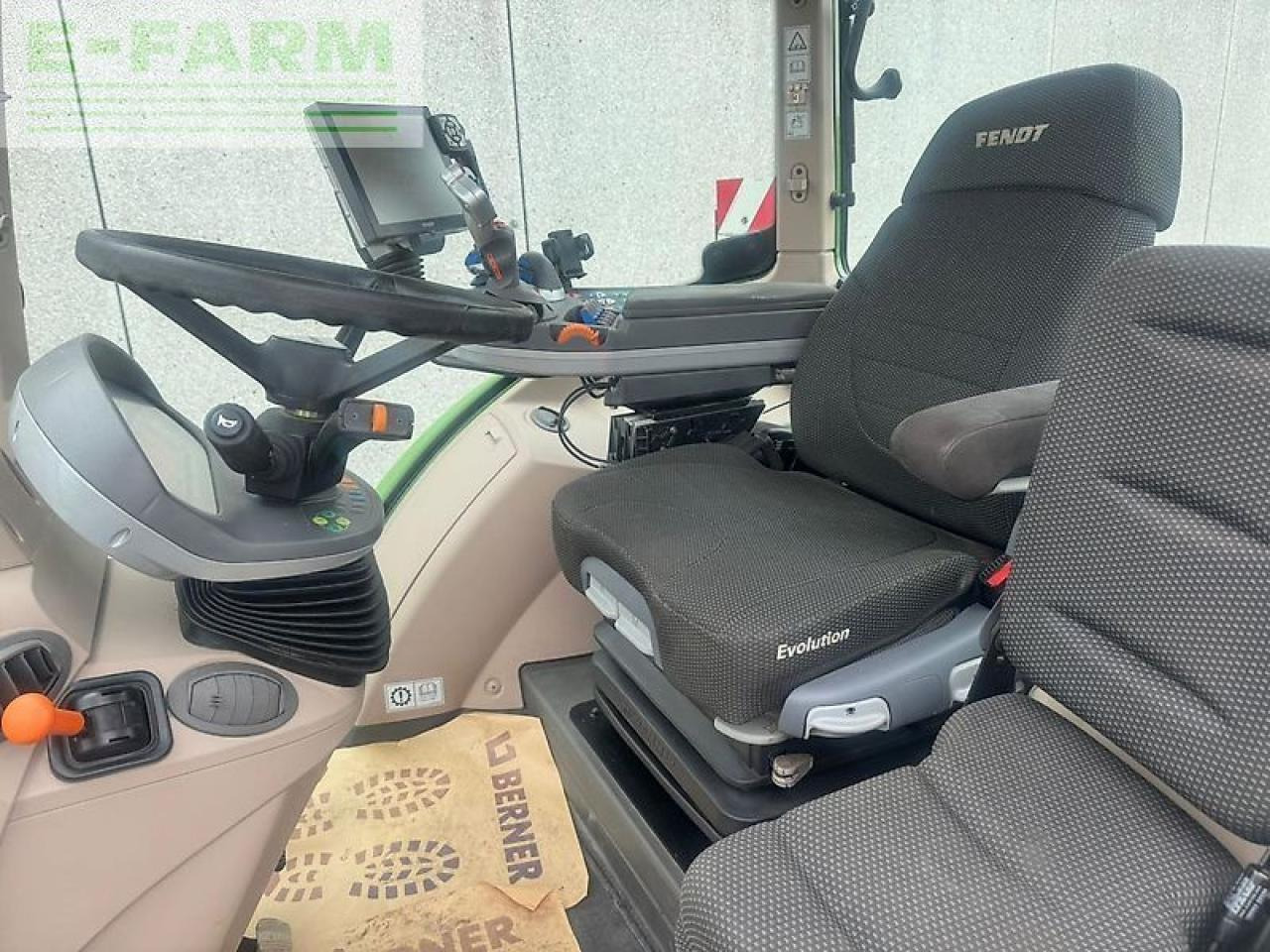 Farm tractor Fendt 724: picture 9 Farm tractor Fendt 724: picture 9