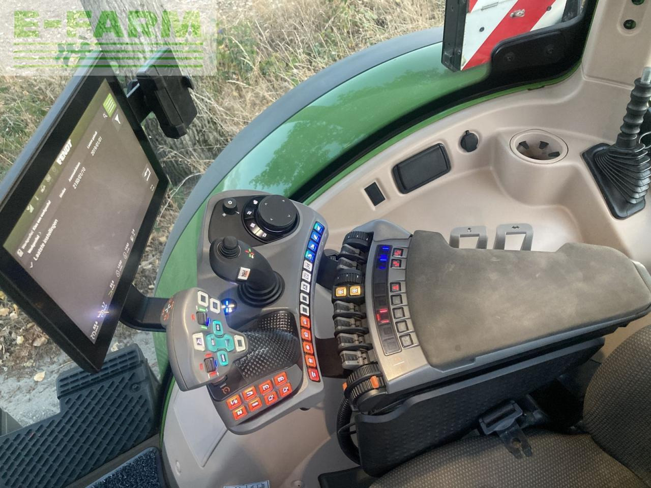 Farm tractor Fendt 724 vario profi+ ProfiPlus: picture 11