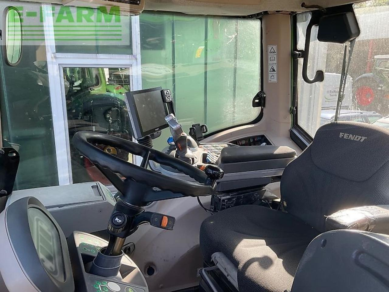 Fendt 828 vario s4 - Farm tractor: picture 5 Fendt 828 vario s4 - Farm tractor: picture 5