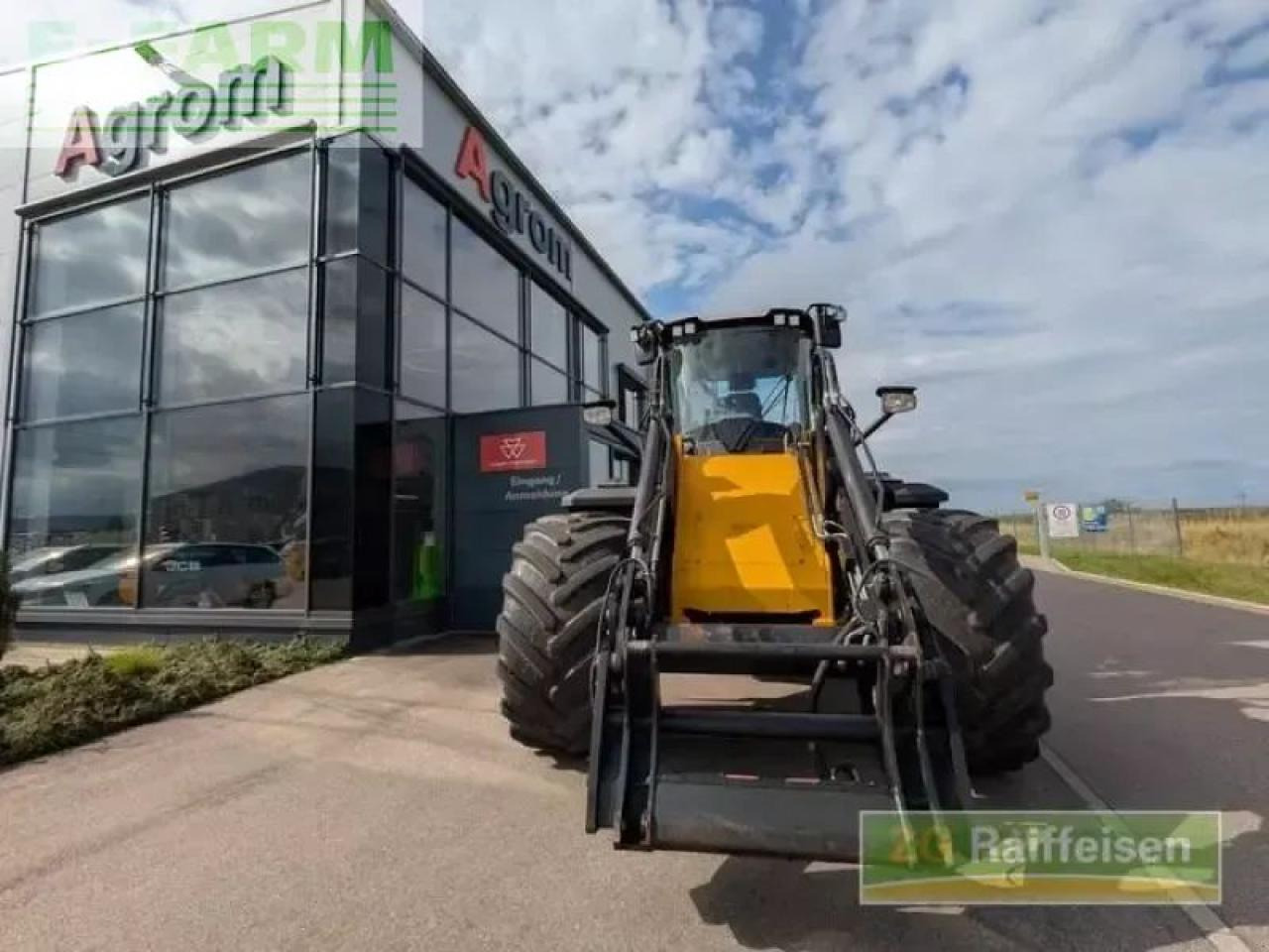 Mini excavator JCB 435 s highlift: picture 10