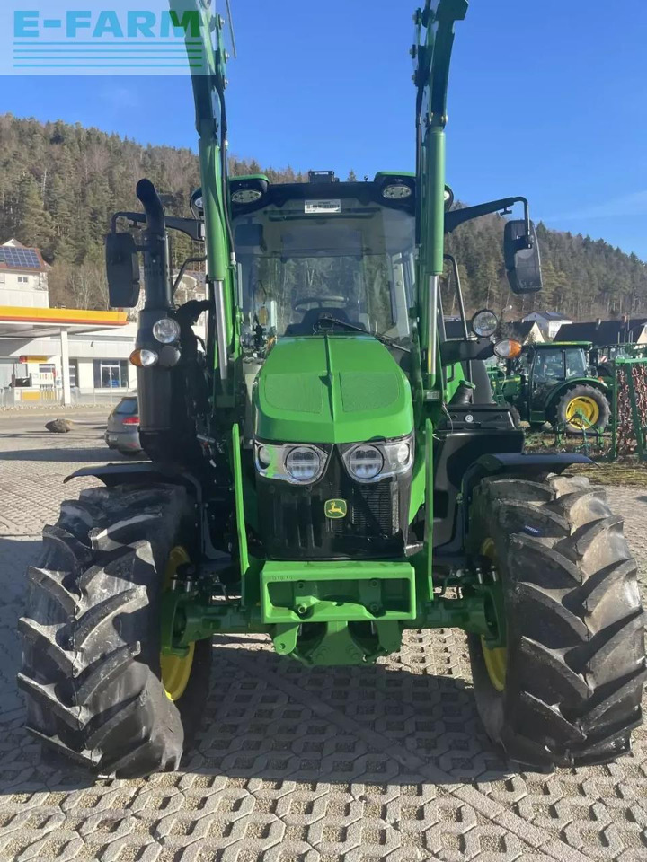 John Deere 6100m - Farm tractor: picture 2 John Deere 6100m - Farm tractor: picture 2
