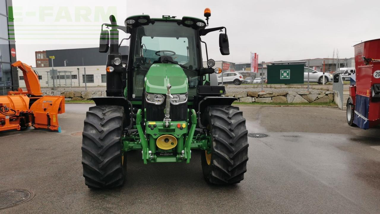 John Deere 6120M - Farm tractor: picture 3 John Deere 6120M - Farm tractor: picture 3