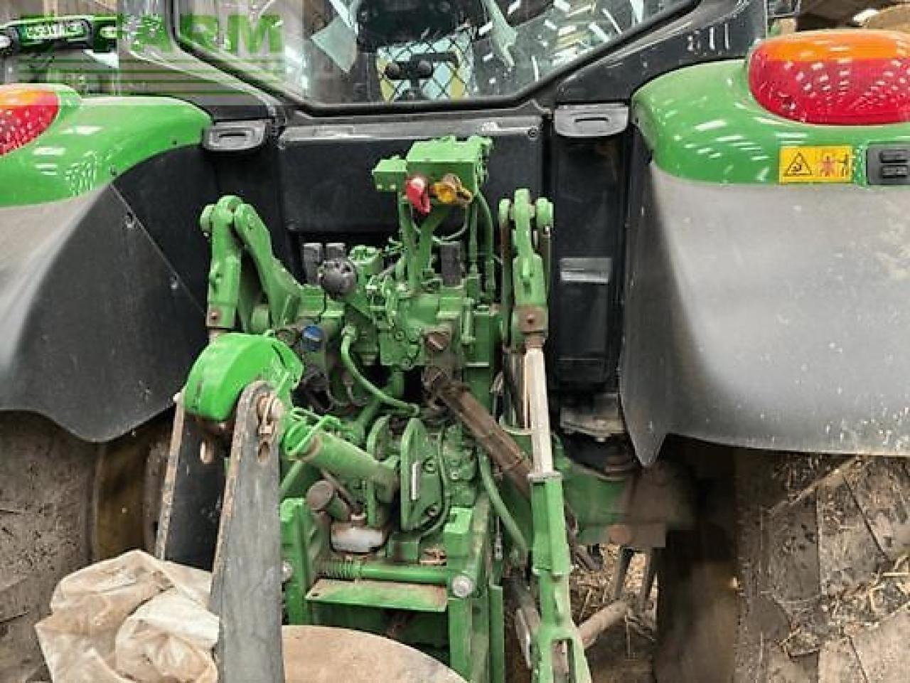 John Deere 6120m - Farm tractor: picture 3 John Deere 6120m - Farm tractor: picture 3