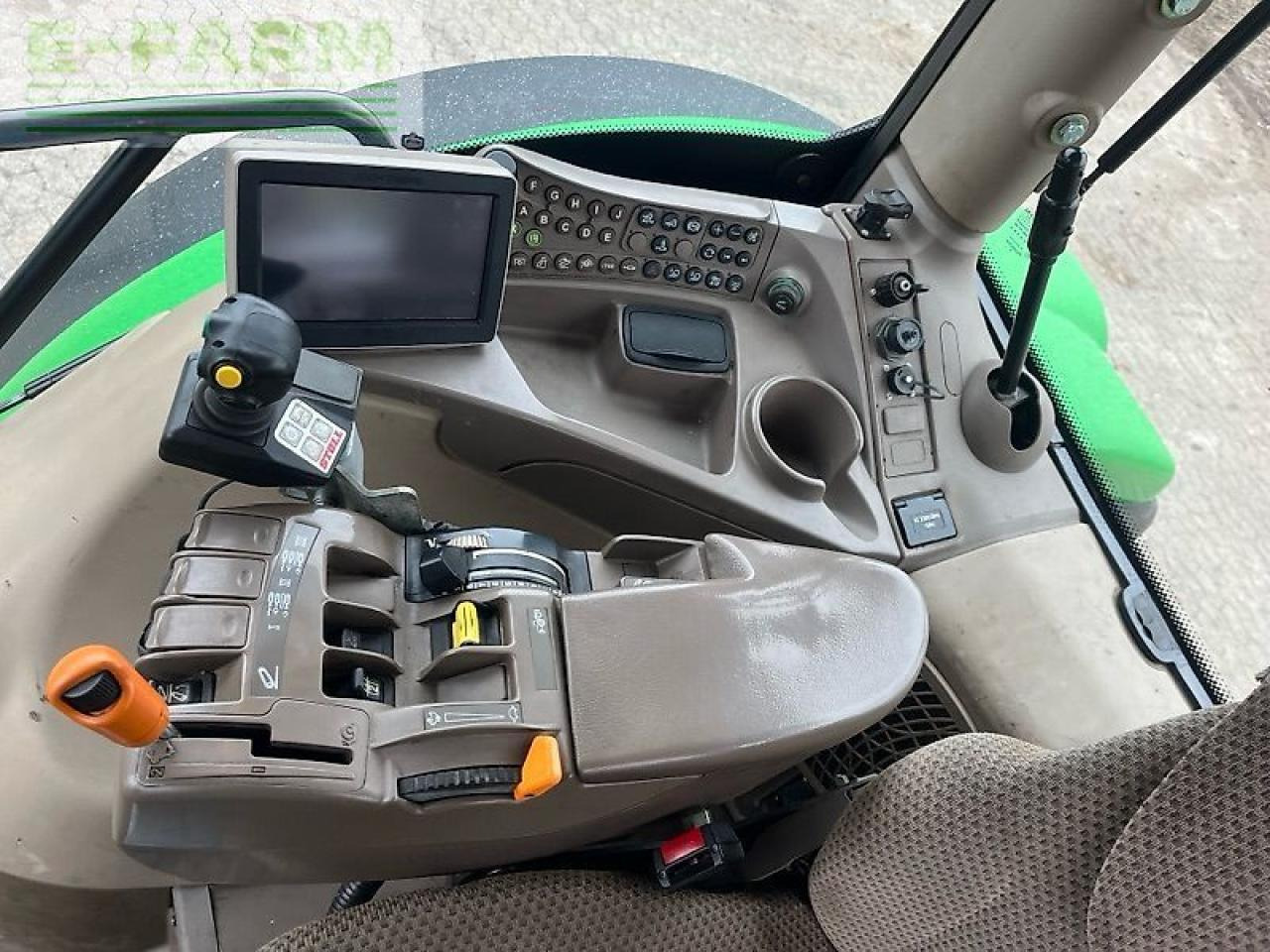 Farm tractor John Deere 6150 r: picture 9
