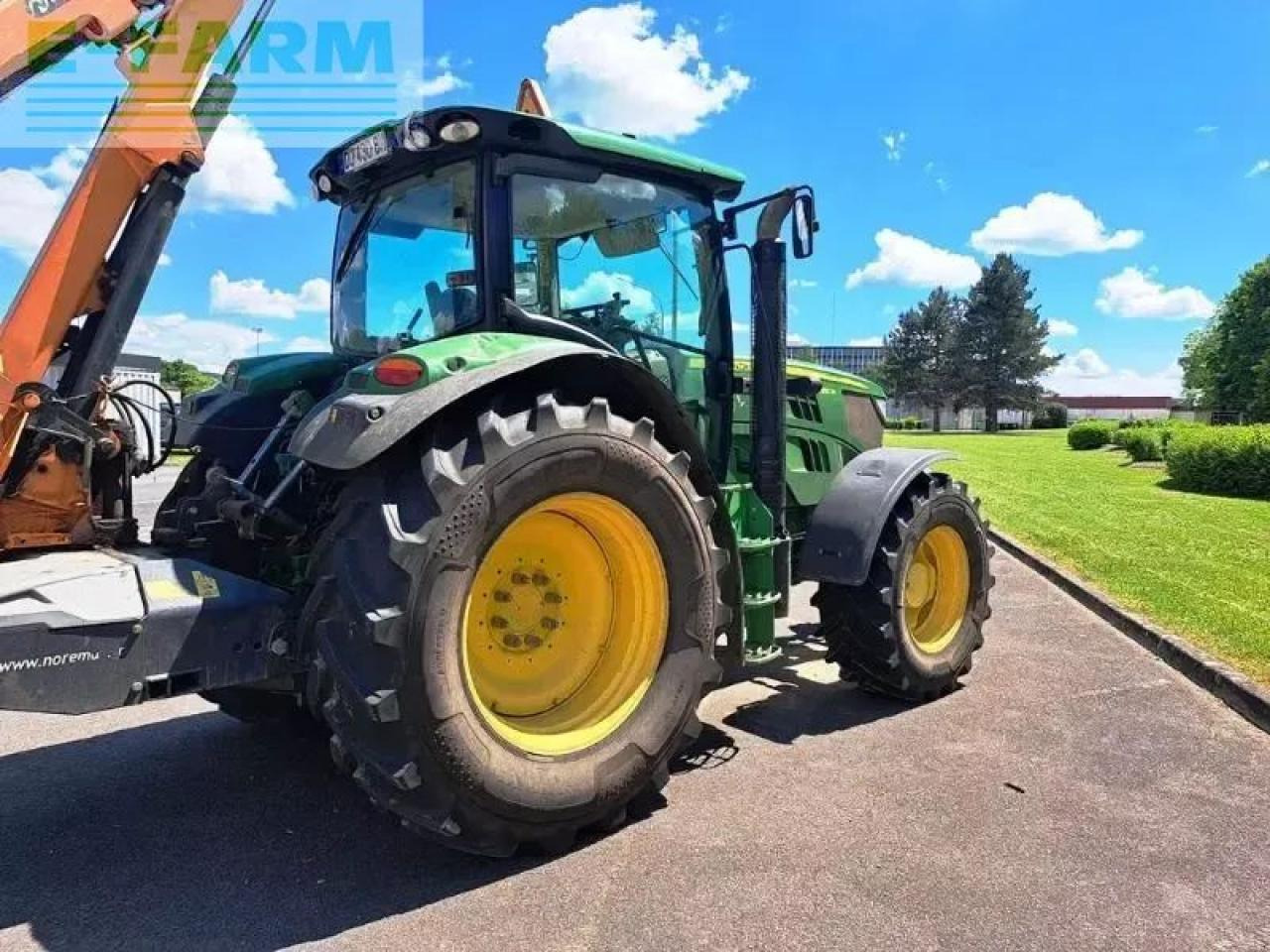 John Deere 6150r - Farm tractor: picture 3 John Deere 6150r - Farm tractor: picture 3