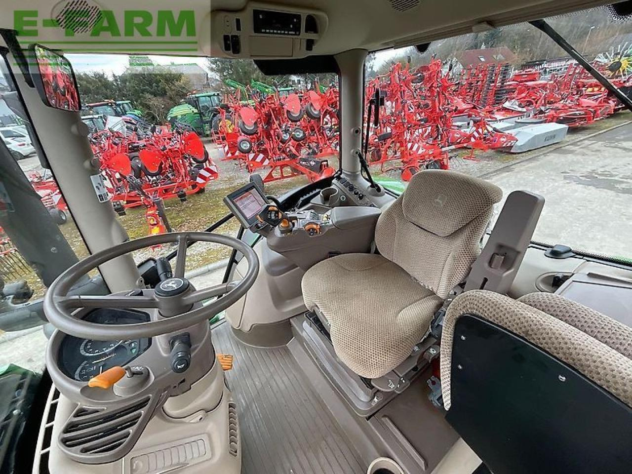 Farm tractor John Deere 6175 r: picture 6