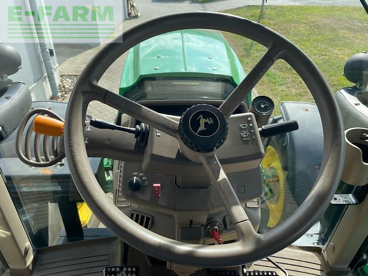 Farm tractor John Deere 6195m: picture 13