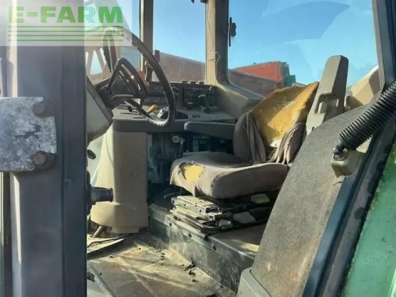 Farm tractor John Deere 6610: picture 6