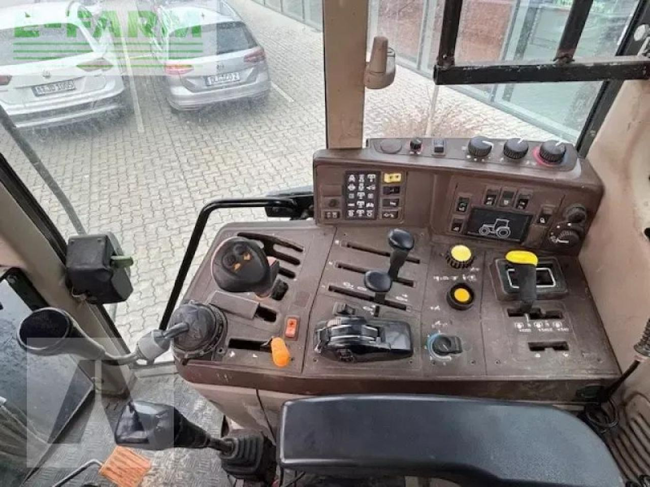 Farm tractor John Deere 6820: picture 9