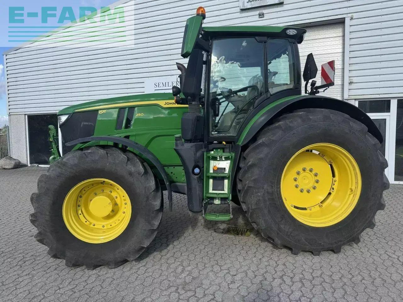 John Deere 6r 250 - Farm tractor: picture 5 John Deere 6r 250 - Farm tractor: picture 5